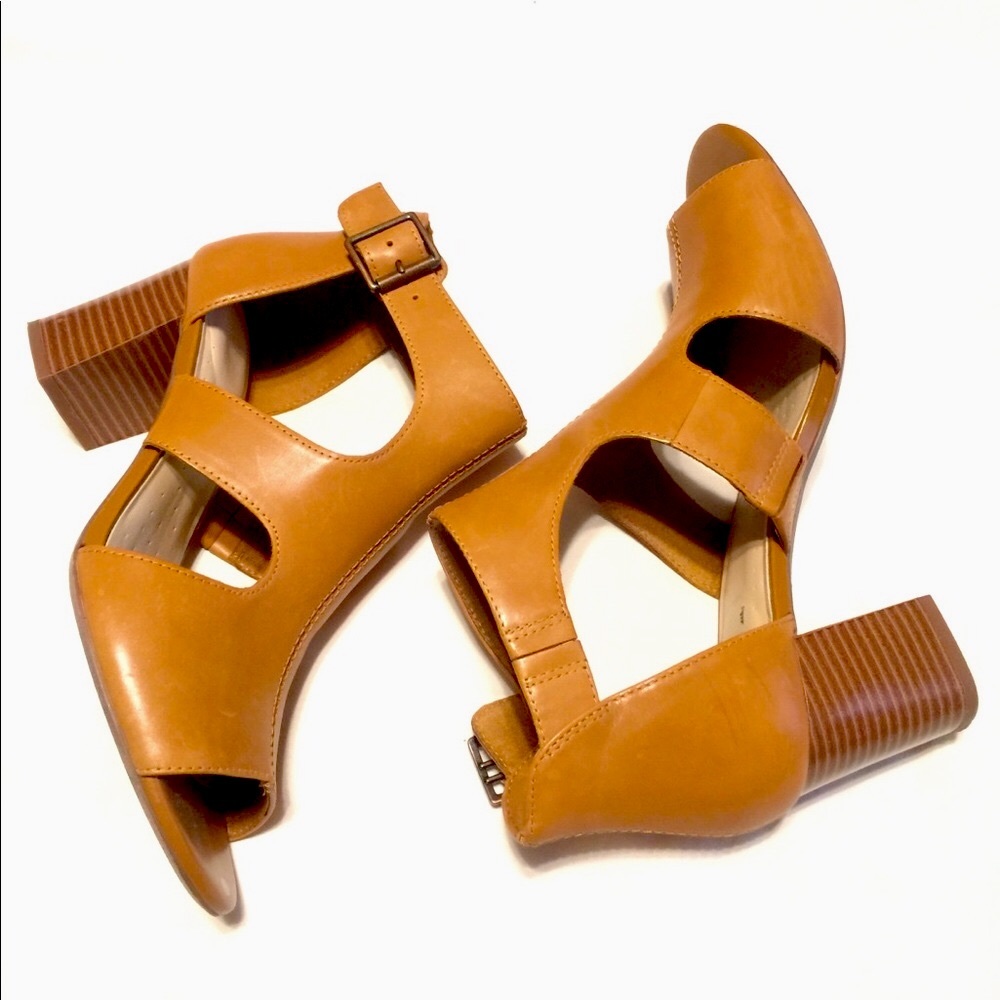 Clark’s Leather Dress Sandals. Size 8.5